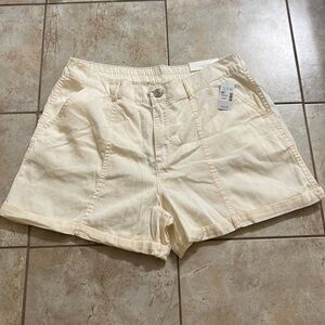 NWT Women’s Maurice’s Mid Rise Shorts With 4” Inseam